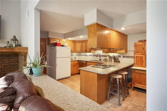 $790,000 | 28605 East 239th Street, Harrisonville, MO 64701