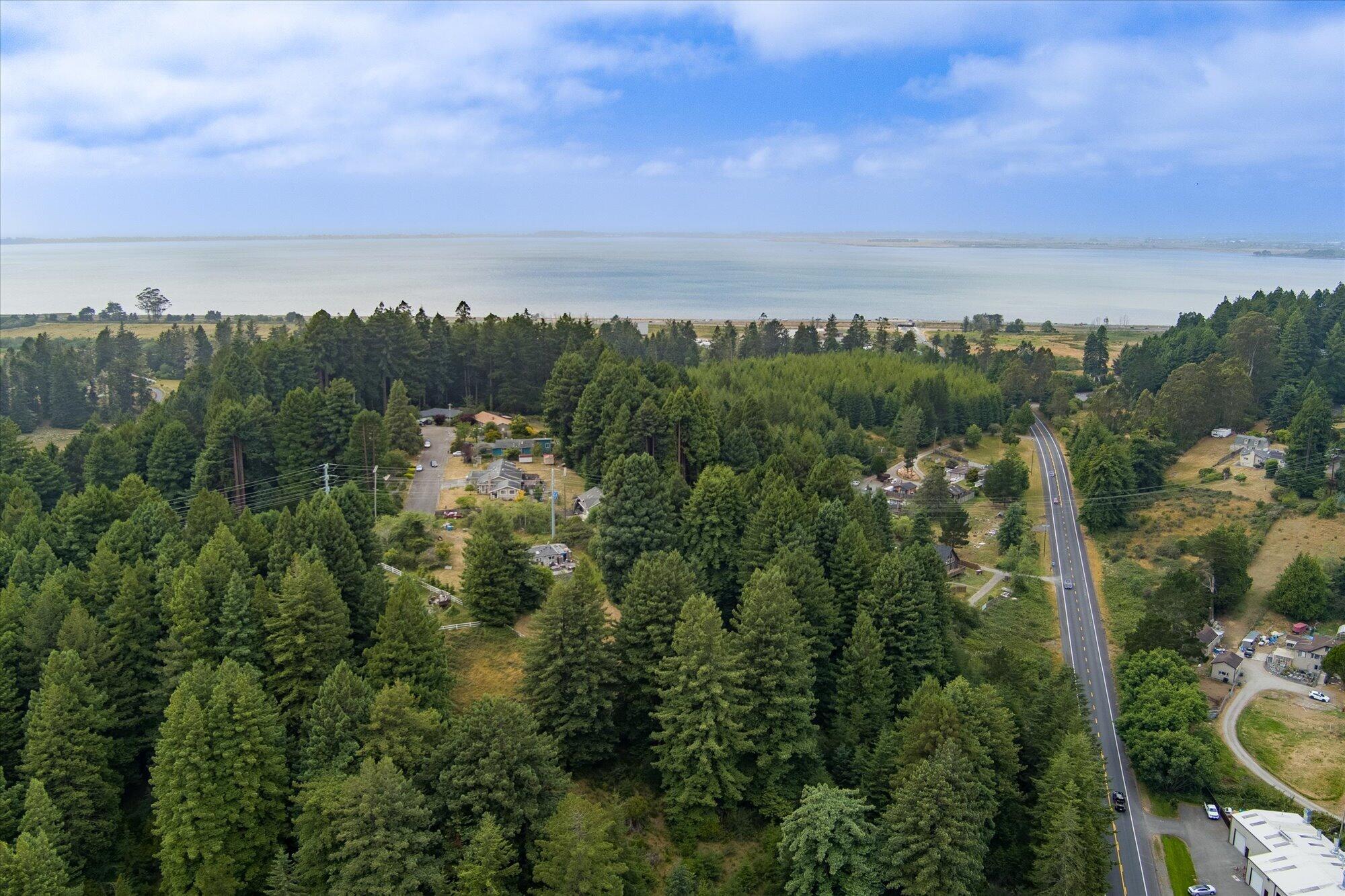 420 Hidden Valley Road Eureka, CA 95503 - Photo 4 of 55