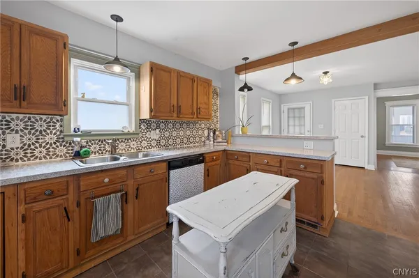 $234,000 | 812 Avery Avenue, Syracuse, NY 13204