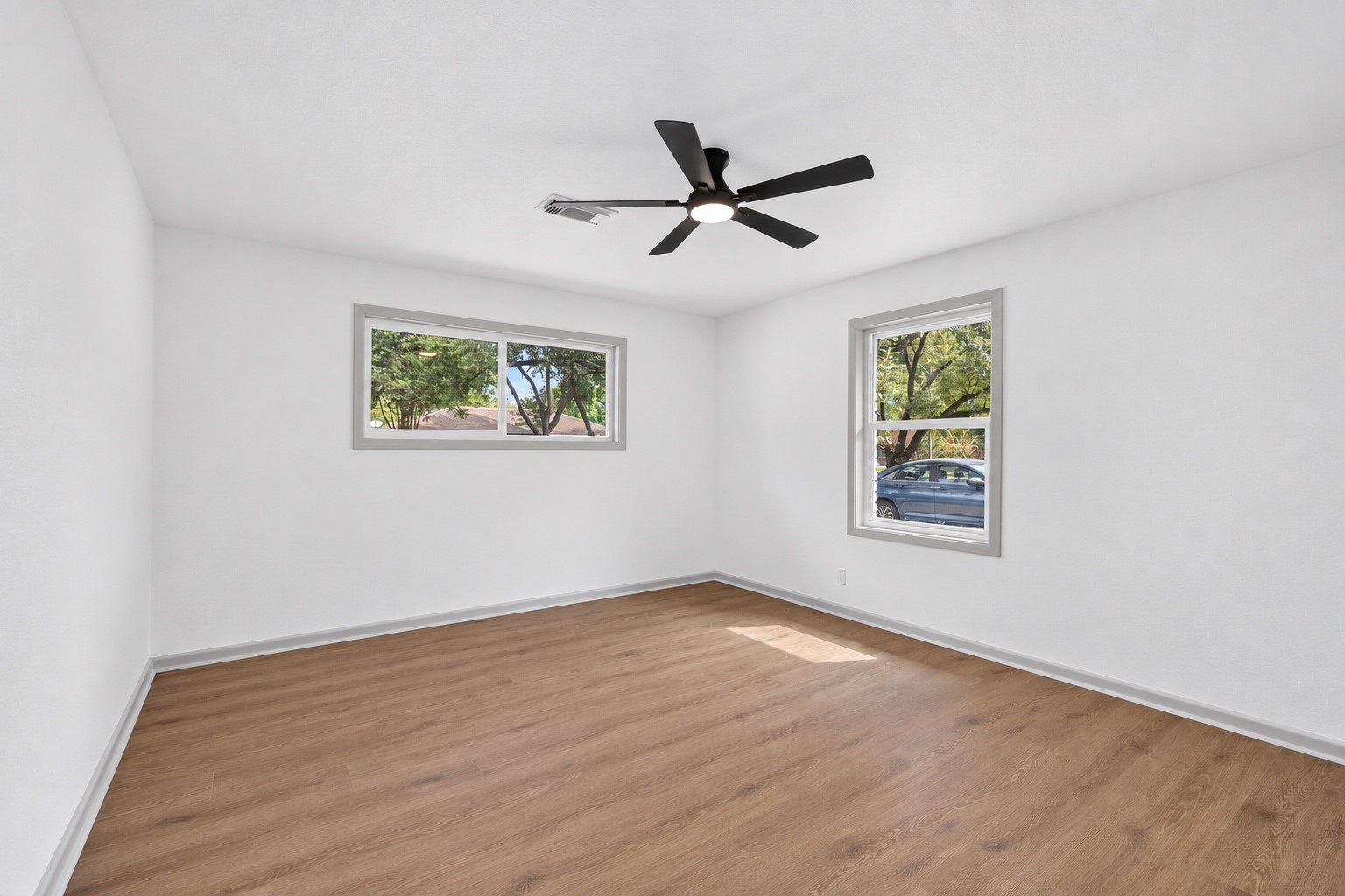 5619 Warm Springs Road Houston, TX 77035 - Photo 28 of 33 Gallery Image 28