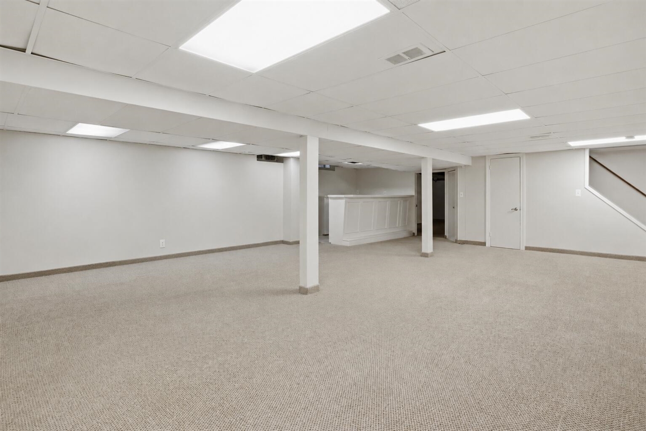 653 Perrien Place Grosse Pointe, MI 48236 - Photo 46 of 54