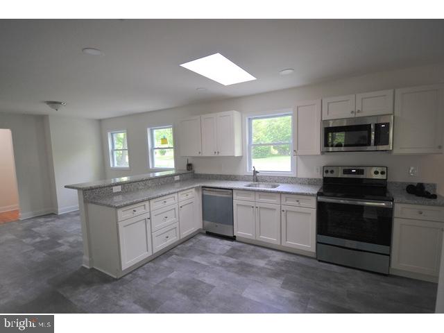8 Royal Oak Road Lawrence Township, NJ 08648 - Photo 17 of 25 Gallery Image 17