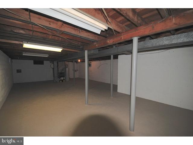 8 Royal Oak Road Lawrence Township, NJ 08648 - Photo 18 of 25 Gallery Image 18