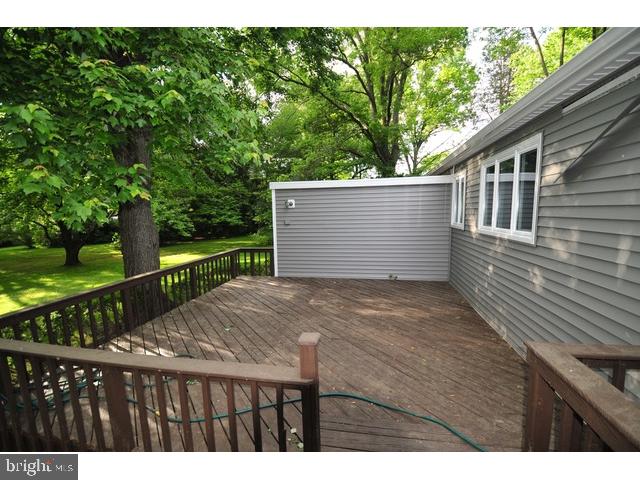 8 Royal Oak Road Lawrence Township, NJ 08648 - Photo 23 of 25 Gallery Image 23