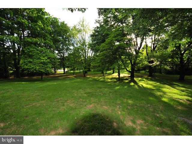 8 Royal Oak Road Lawrence Township, NJ 08648 - Photo 24 of 25 Gallery Image 24