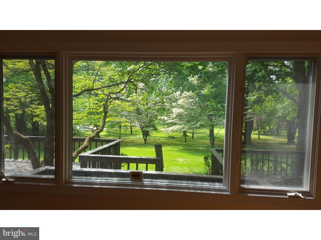 8 Royal Oak Road Lawrence Township, NJ 08648 - Photo 4 of 25 Gallery Image 4
