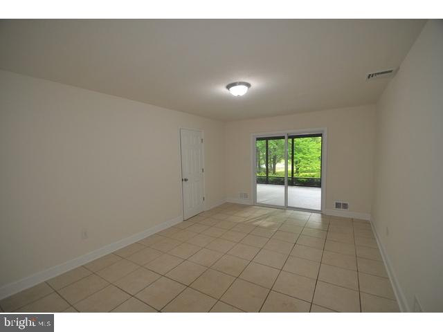 8 Royal Oak Road Lawrence Township, NJ 08648 - Photo 6 of 25 Gallery Image 6