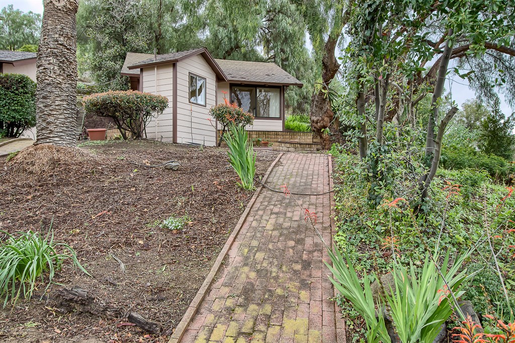 1755 East Lexington Avenue El Cajon, CA 92019 - Photo 4 of 25