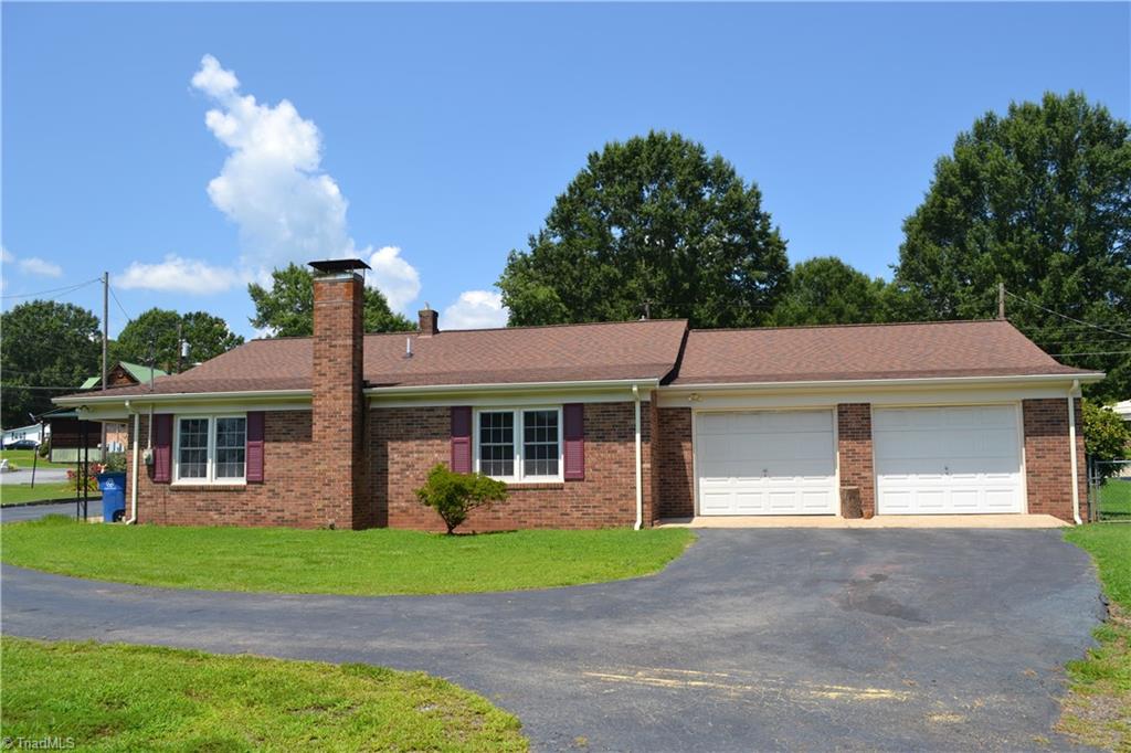 103 13th Avenue Mayodan, NC 27027 - Photo 2 of 27