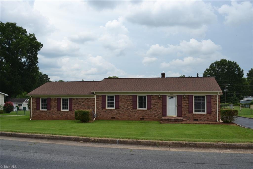 103 13th Avenue Mayodan, NC 27027 - Photo 3 of 27