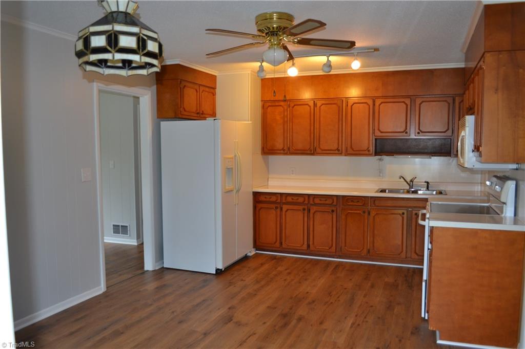 103 13th Avenue Mayodan, NC 27027 - Photo 9 of 27