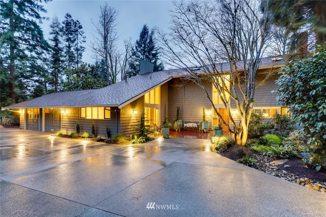 6280 West Mercer Way Mercer Island, WA 98040 - Photo 1 of 38