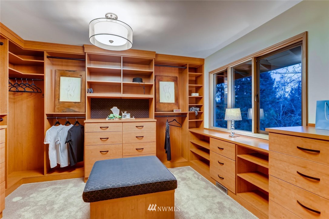 6280 West Mercer Way Mercer Island, WA 98040 - Photo 19 of 38