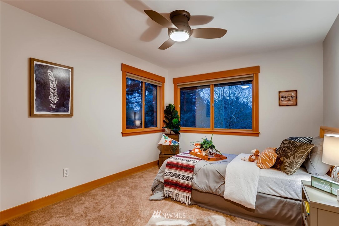 6280 West Mercer Way Mercer Island, WA 98040 - Photo 21 of 38
