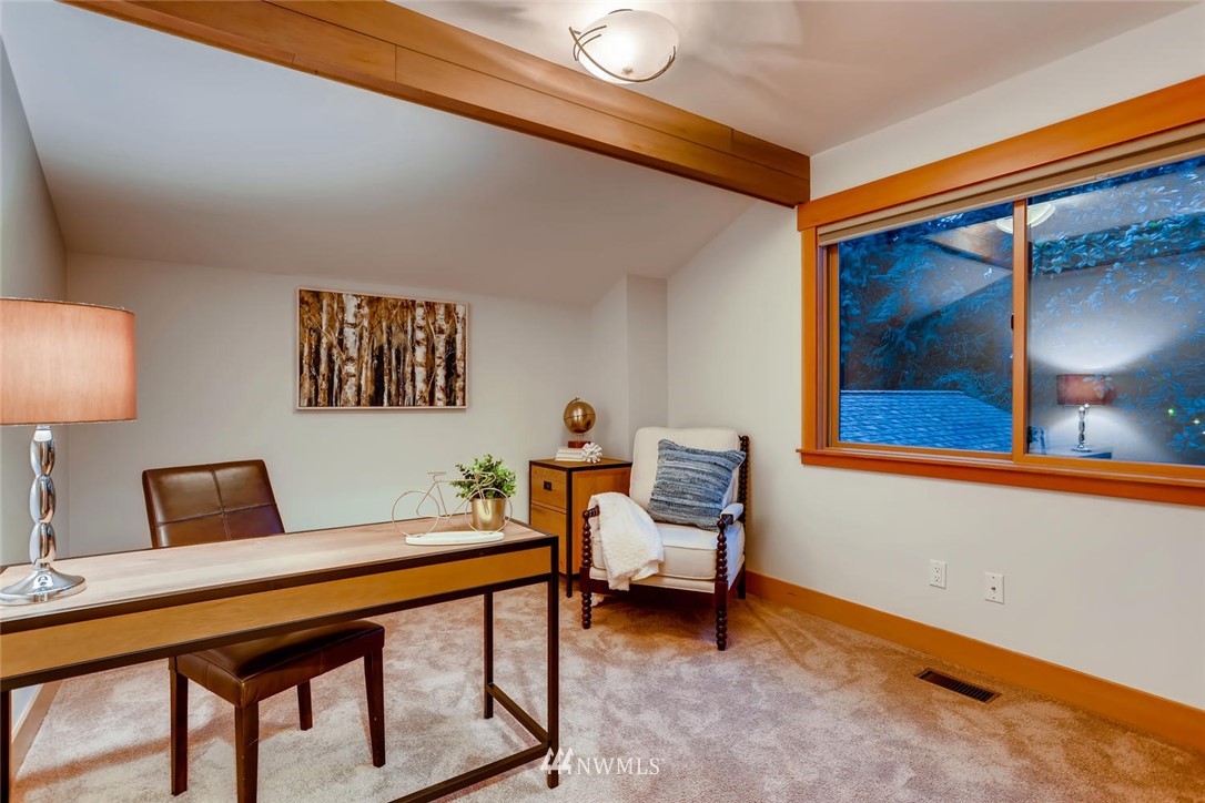 6280 West Mercer Way Mercer Island, WA 98040 - Photo 23 of 38