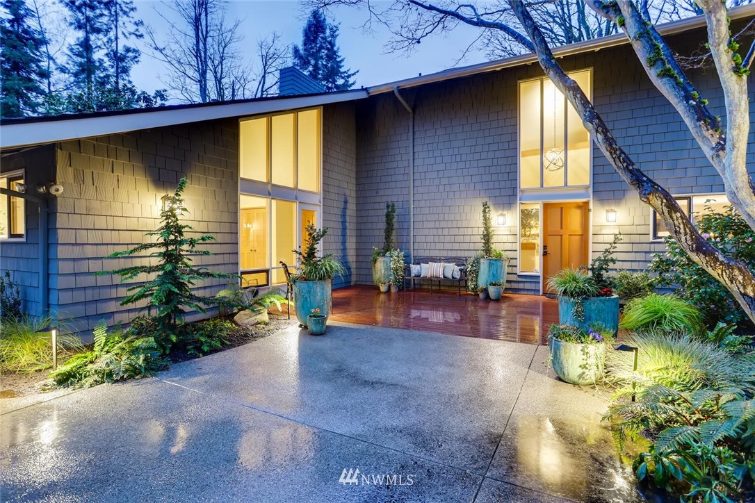 6280 West Mercer Way Mercer Island, WA 98040 - Photo 32 of 38