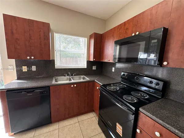 $2,000 | 1536 Southeast 31st Court, Unit 1536, Homestead, FL 33035