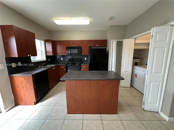 $2,000 | 1536 Southeast 31st Court, Unit 1536, Homestead, FL 33035