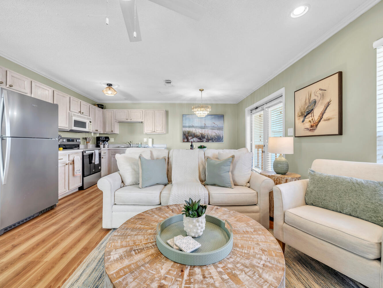 2001 Devmor Court, Unit 2C Fort Walton Beach, FL 32548 - Photo 9 of 36 Living Space