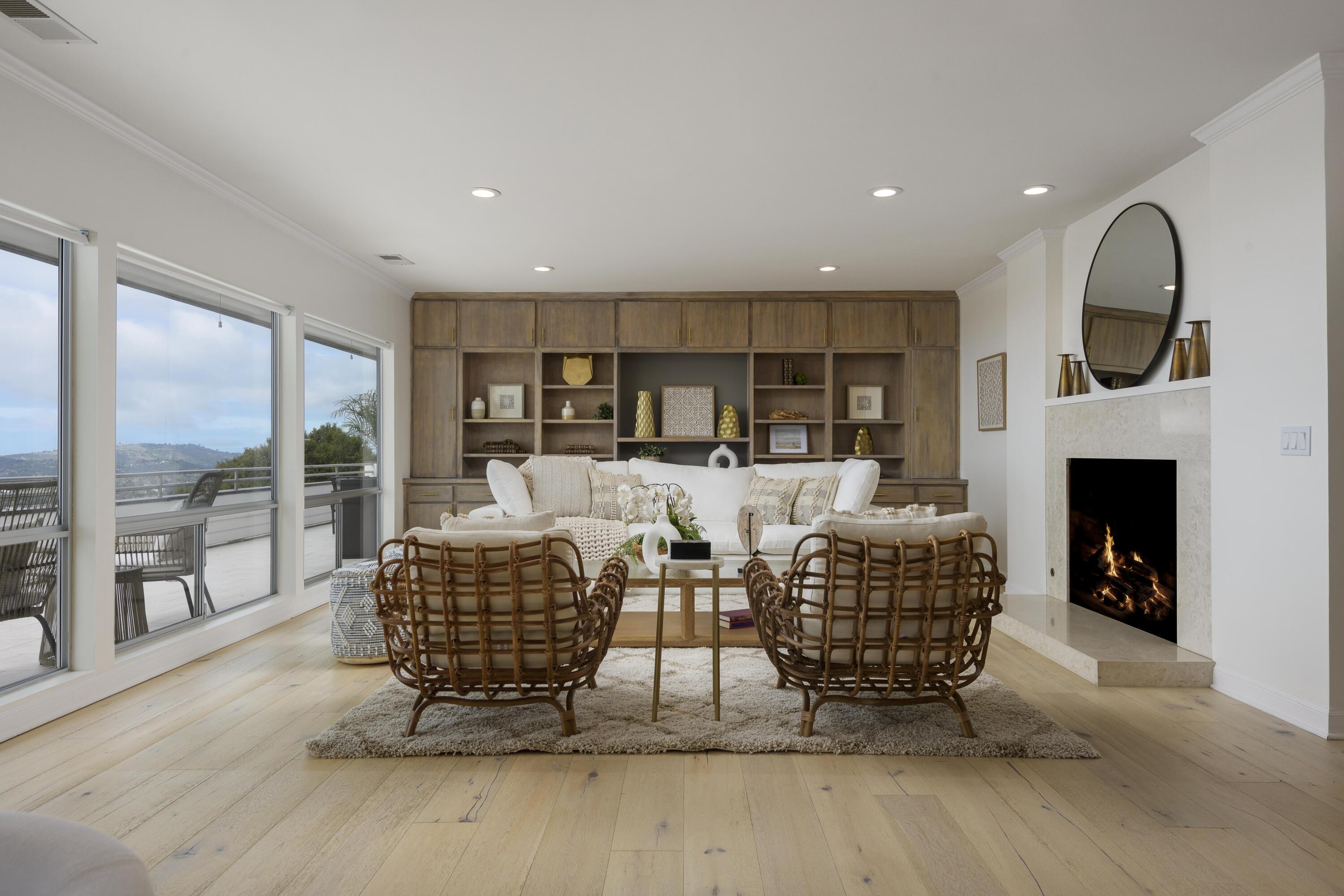 365 Loma Media Road Santa Barbara, CA 93103 - Photo 7 of 14 365LomaMedia001