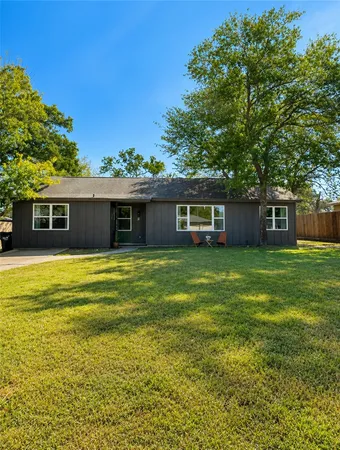 $2,350 | 727 Mary Lake Drive, Bryan, TX 77802
