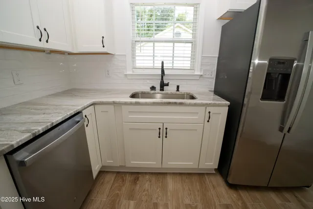 $1,800 | 210 Hayden Place, Jacksonville, NC 28540