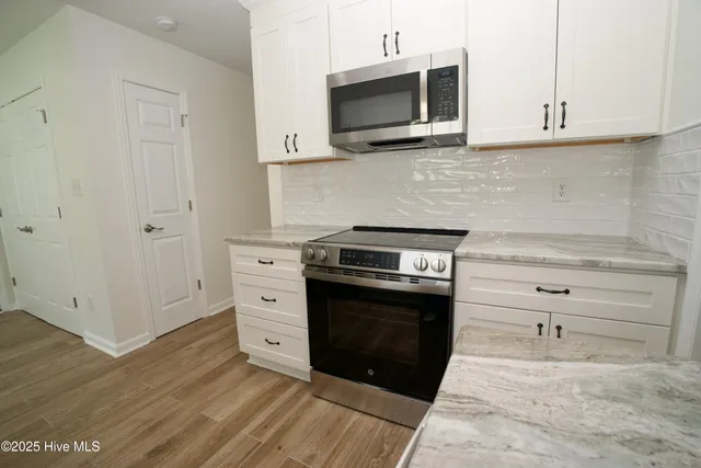 $1,800 | 210 Hayden Place, Jacksonville, NC 28540