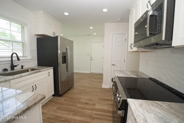 $1,800 | 210 Hayden Place, Jacksonville, NC 28540