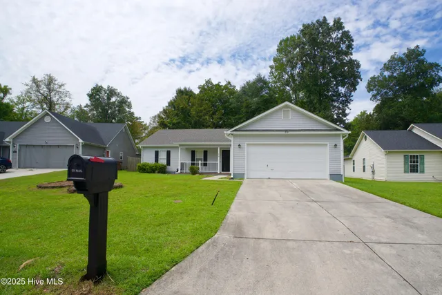 $1,800 | 210 Hayden Place, Jacksonville, NC 28540