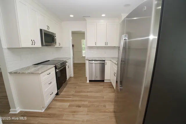 $1,800 | 210 Hayden Place, Jacksonville, NC 28540