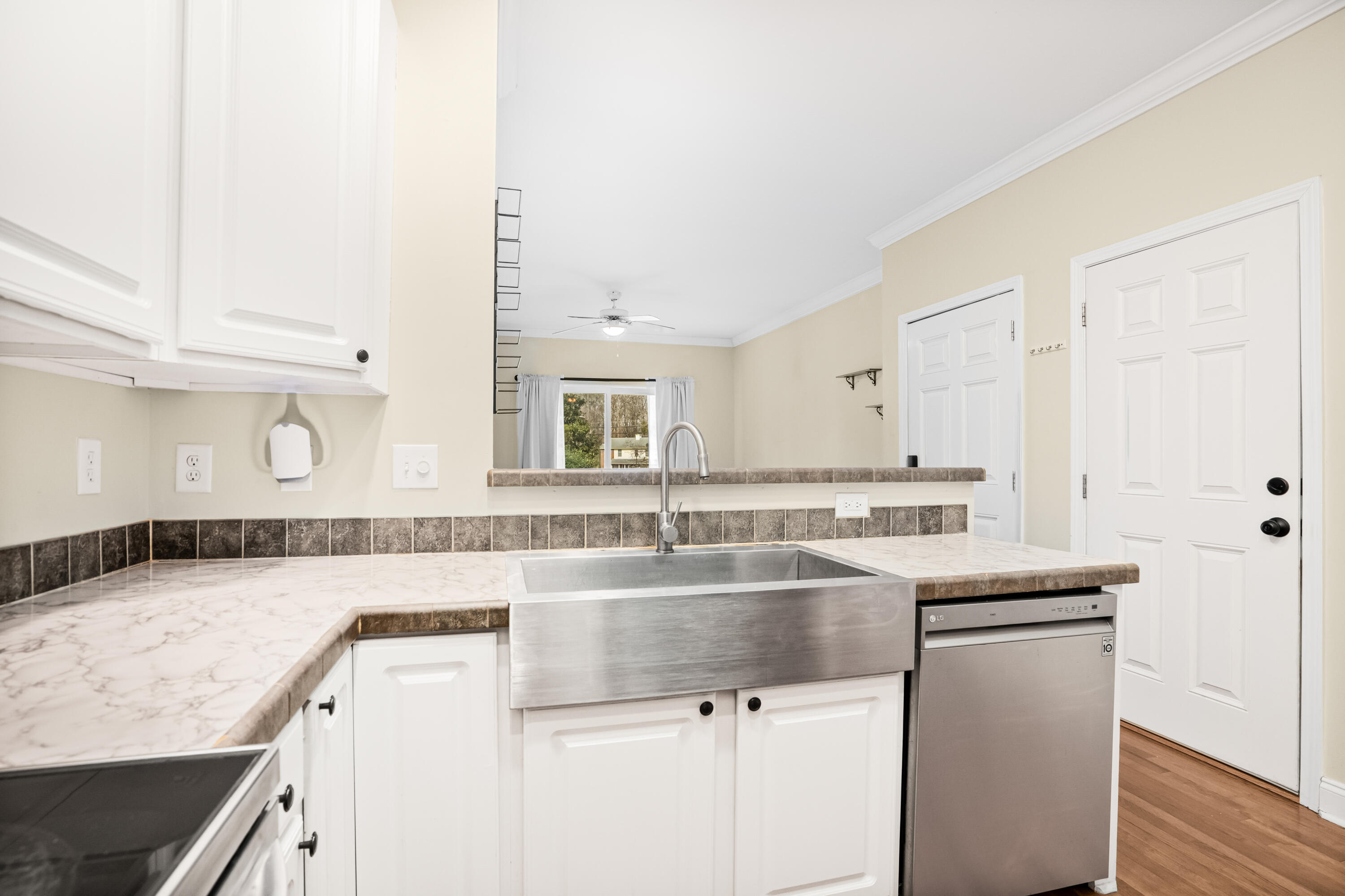1829 Dogwood Road, Unit 504 Charleston, SC 29414 - Photo 12 of 30 DSC04475