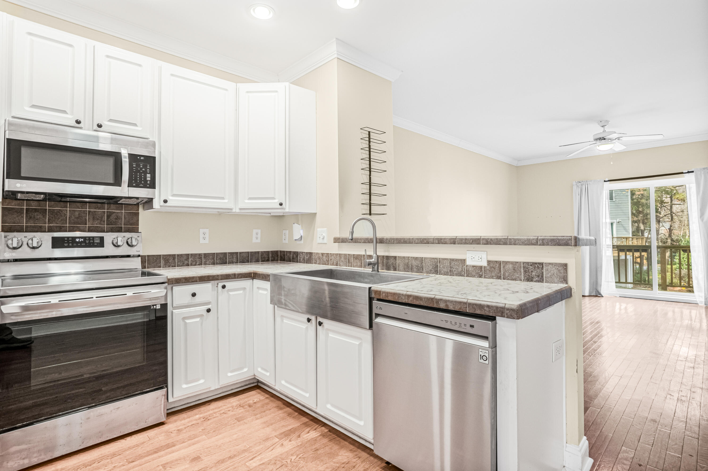 1829 Dogwood Road, Unit 504 Charleston, SC 29414 - Photo 10 of 30 DSC04450