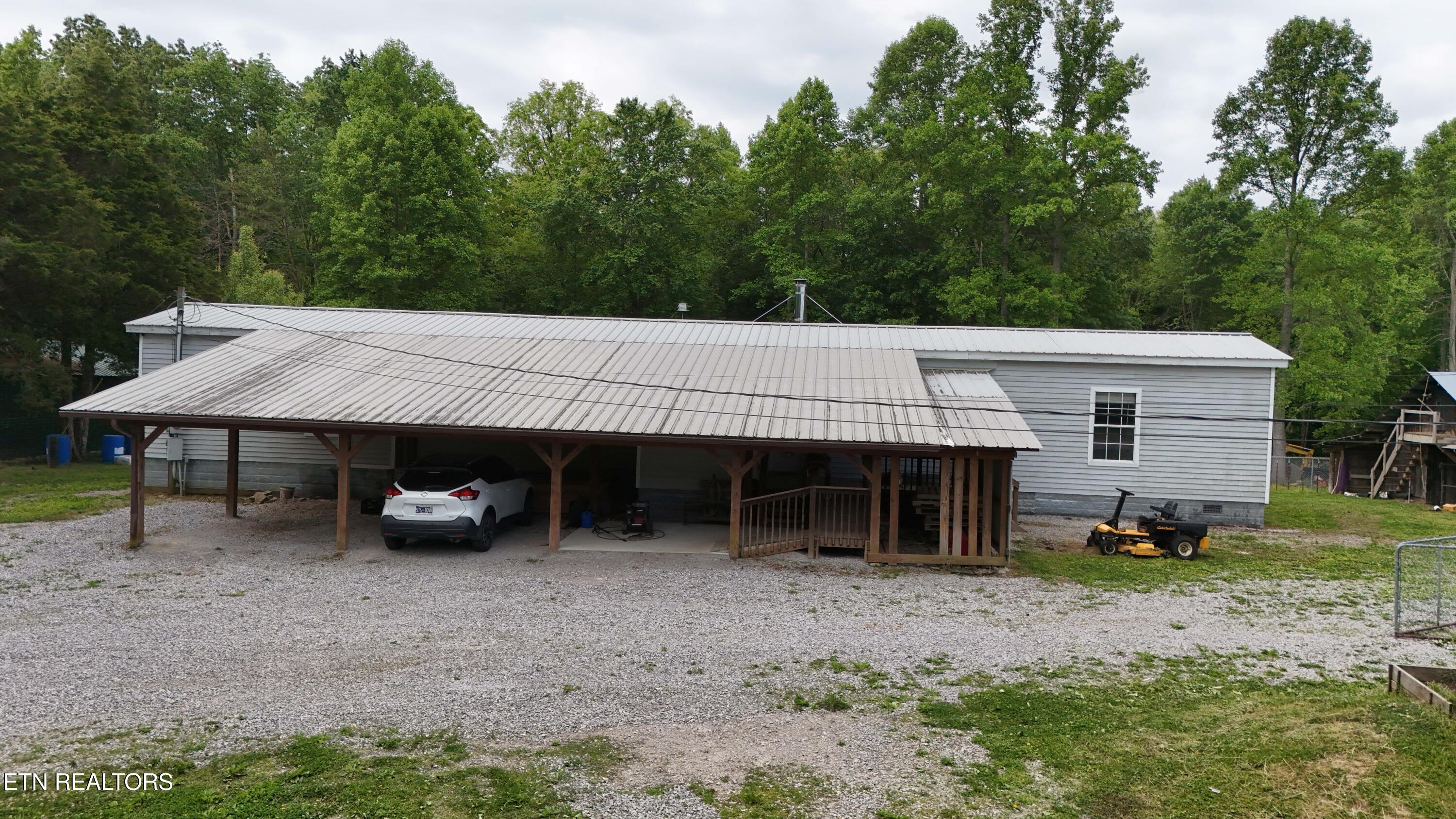 204 Honey Creek Loop Road Allardt, TN 38504 - Photo 2 of 59 2