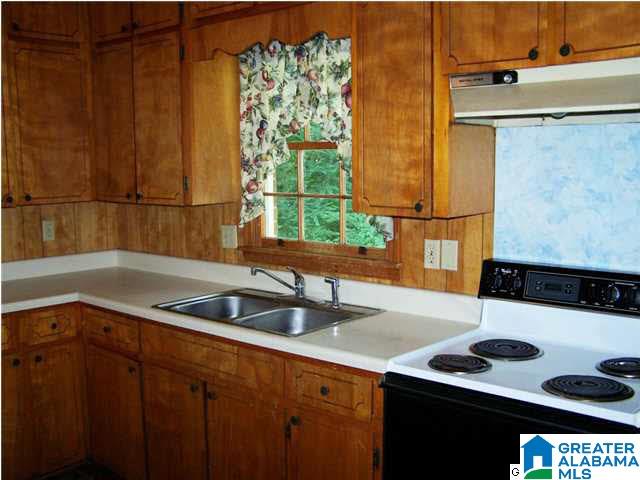 1006 Cherry Street Weaver, AL 36277 - Photo 6 of 27