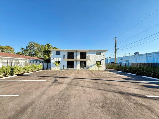 $2,495 | 180 Northeast 57th Street, Unit 16, Miami, FL 33137