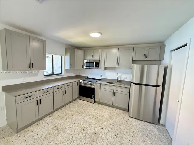 $2,495 | 180 Northeast 57th Street, Unit 16, Miami, FL 33137