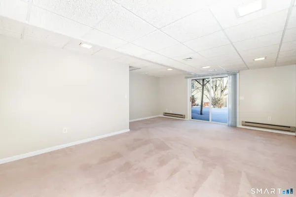 $2,200 | 2 The Hamlet, Unit E, Enfield, CT 06082