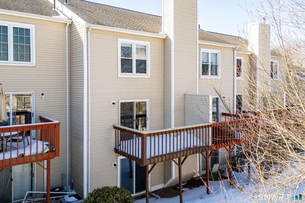 $2,200 | 2 The Hamlet, Unit E, Enfield, CT 06082
