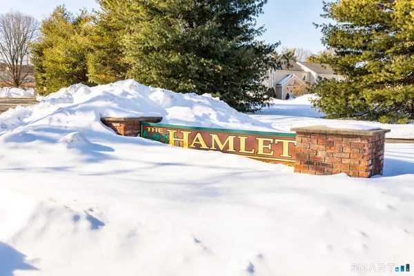 $2,200 | 2 The Hamlet, Unit E, Enfield, CT 06082