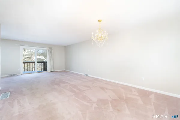 $2,200 | 2 The Hamlet, Unit E, Enfield, CT 06082