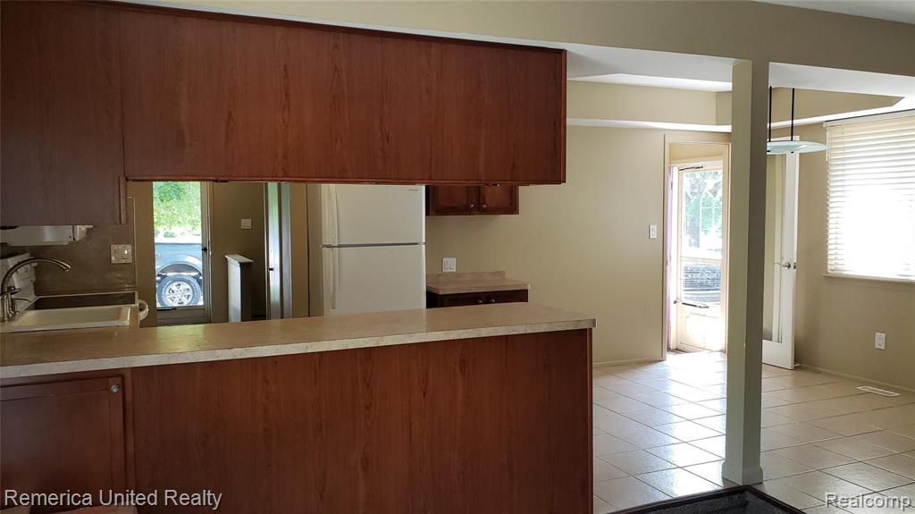 19811 Merriman Road Livonia, MI 48152 - Photo 22 of 41