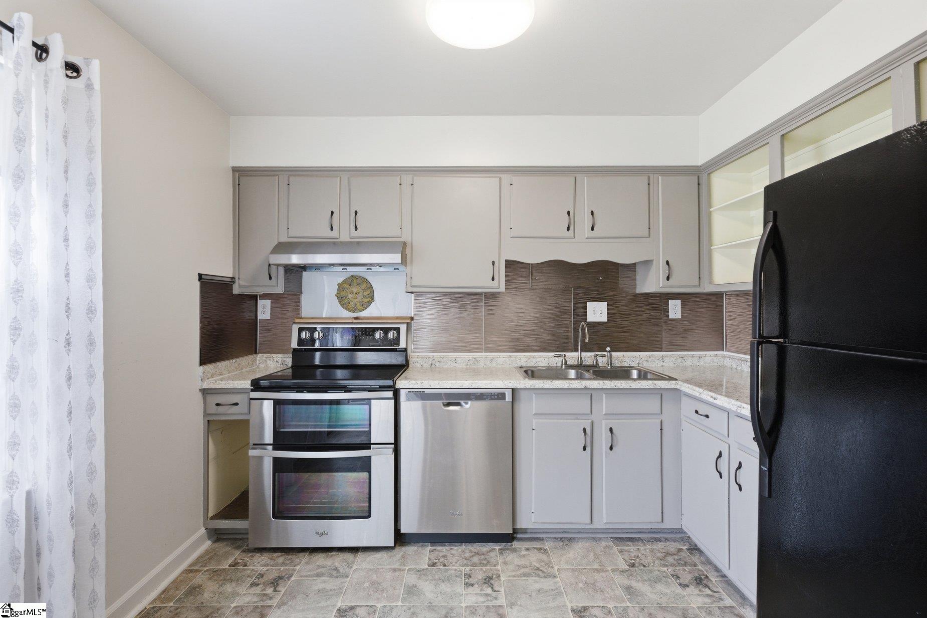 1462 Dover Road, Unit A Spartanburg, SC 29301 - Photo 11 of 28