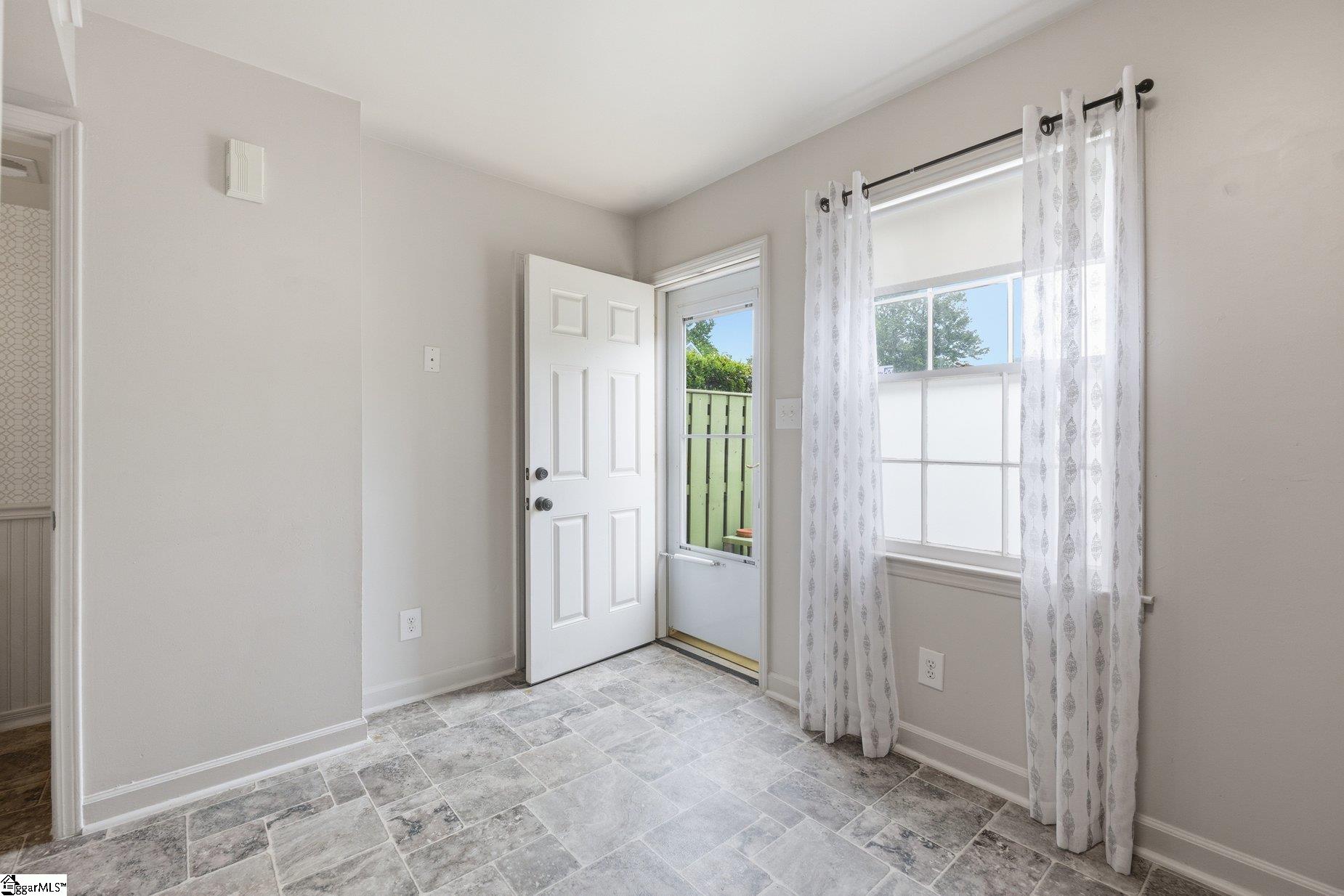 1462 Dover Road, Unit A Spartanburg, SC 29301 - Photo 13 of 28