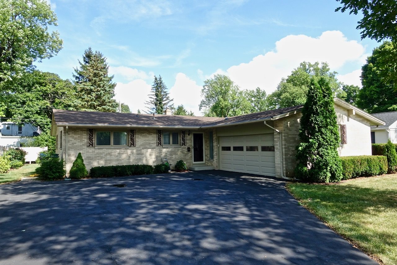 210 North Winthrop Road Muncie, IN 47304 - Photo 1 of 36 Gallery Image 1