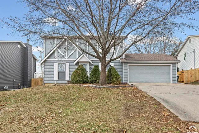 $372,500 | 1113 Somerset Circle, Lawrence, KS 66049