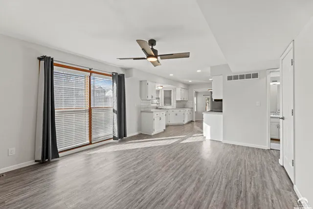 $372,500 | 1113 Somerset Circle, Lawrence, KS 66049