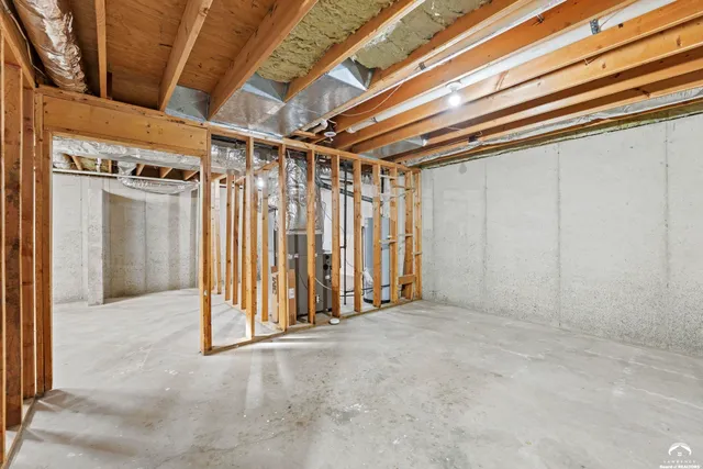 $372,500 | 1113 Somerset Circle, Lawrence, KS 66049