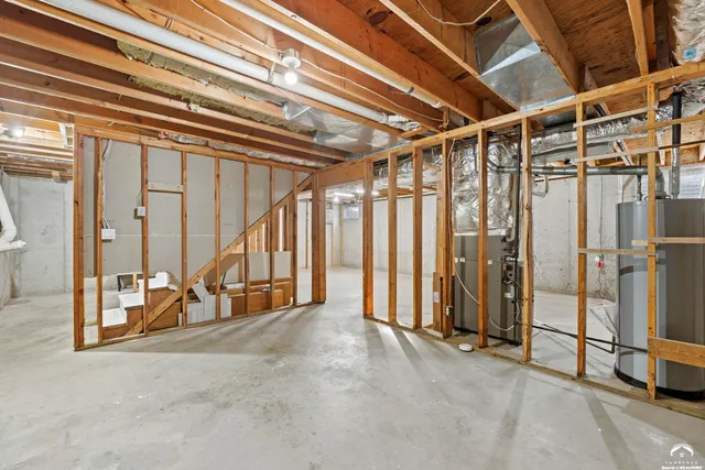 $372,500 | 1113 Somerset Circle, Lawrence, KS 66049