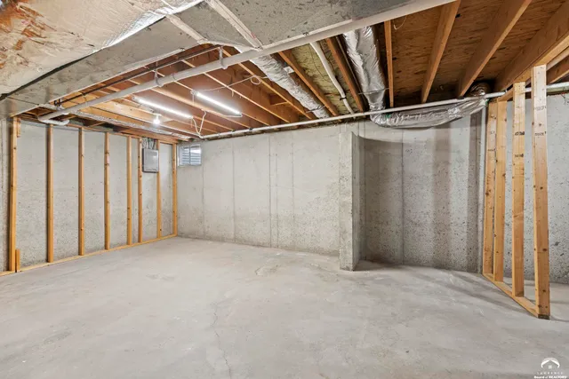 $372,500 | 1113 Somerset Circle, Lawrence, KS 66049