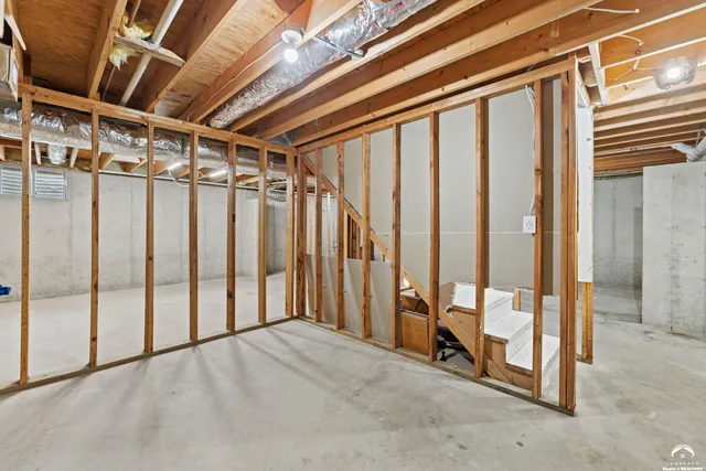 $372,500 | 1113 Somerset Circle, Lawrence, KS 66049